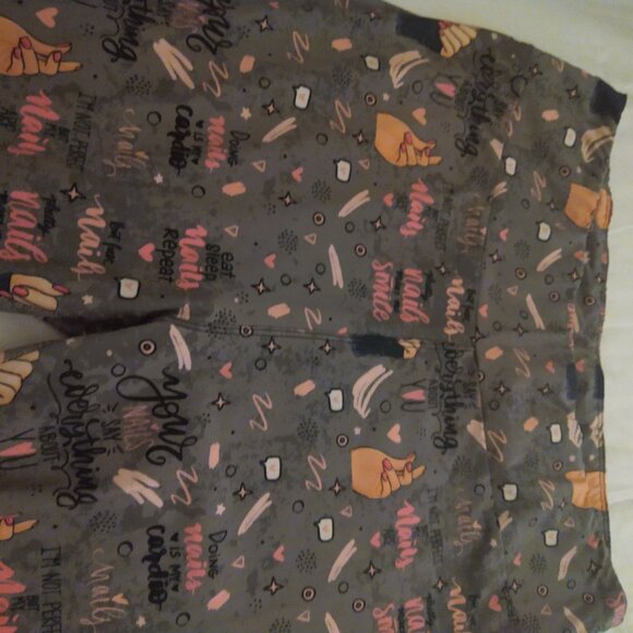 Nail lover grey and pink leggings 2xl - Picture 5 of 6